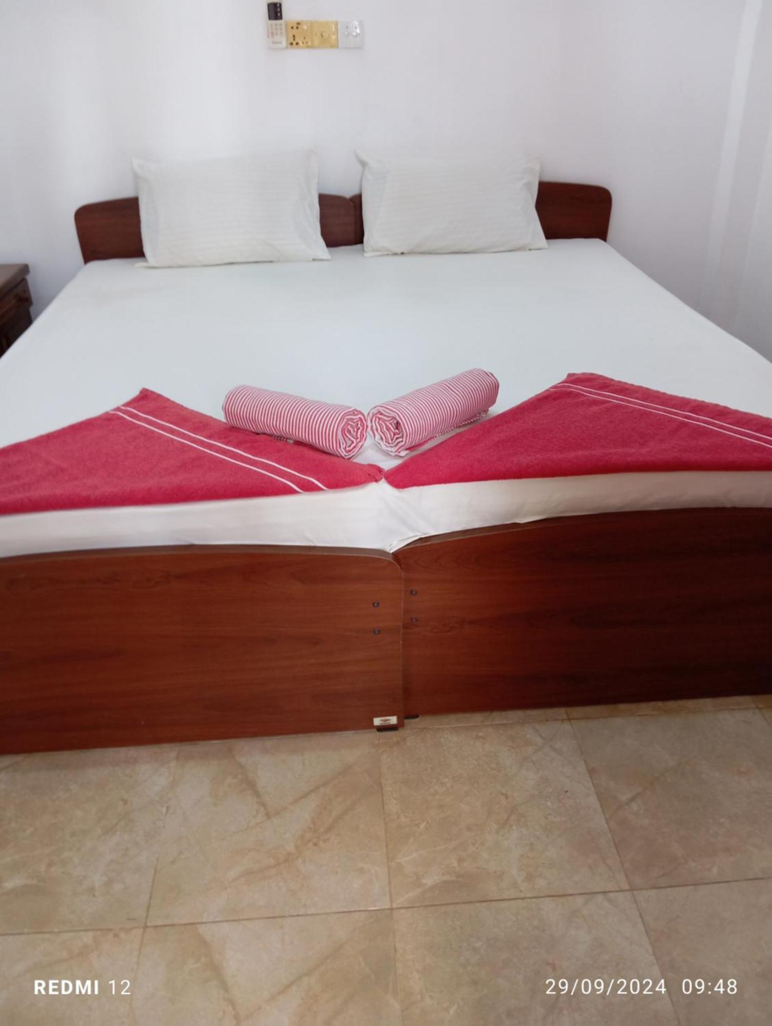 Pearl Deluna Resort Mirissa Esterno foto